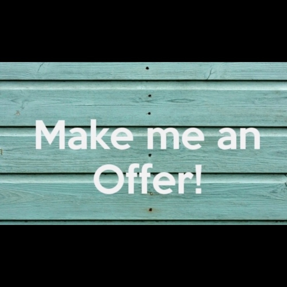 😊MAKE ME A REASONABLE OFFER😊
